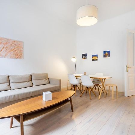 Modernes Apartment Im Charmanten Cottage Viertel Wina Bagian luar foto