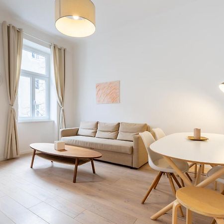 Modernes Apartment Im Charmanten Cottage Viertel Wina Bagian luar foto