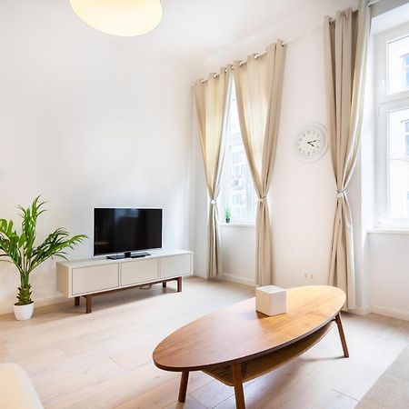 Modernes Apartment Im Charmanten Cottage Viertel Wina Bagian luar foto