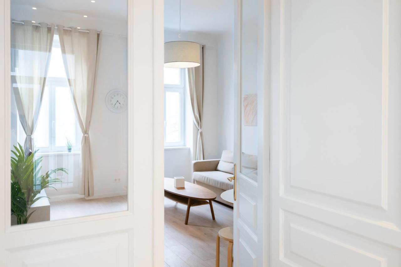 Modernes Apartment Im Charmanten Cottage Viertel Wina Bagian luar foto