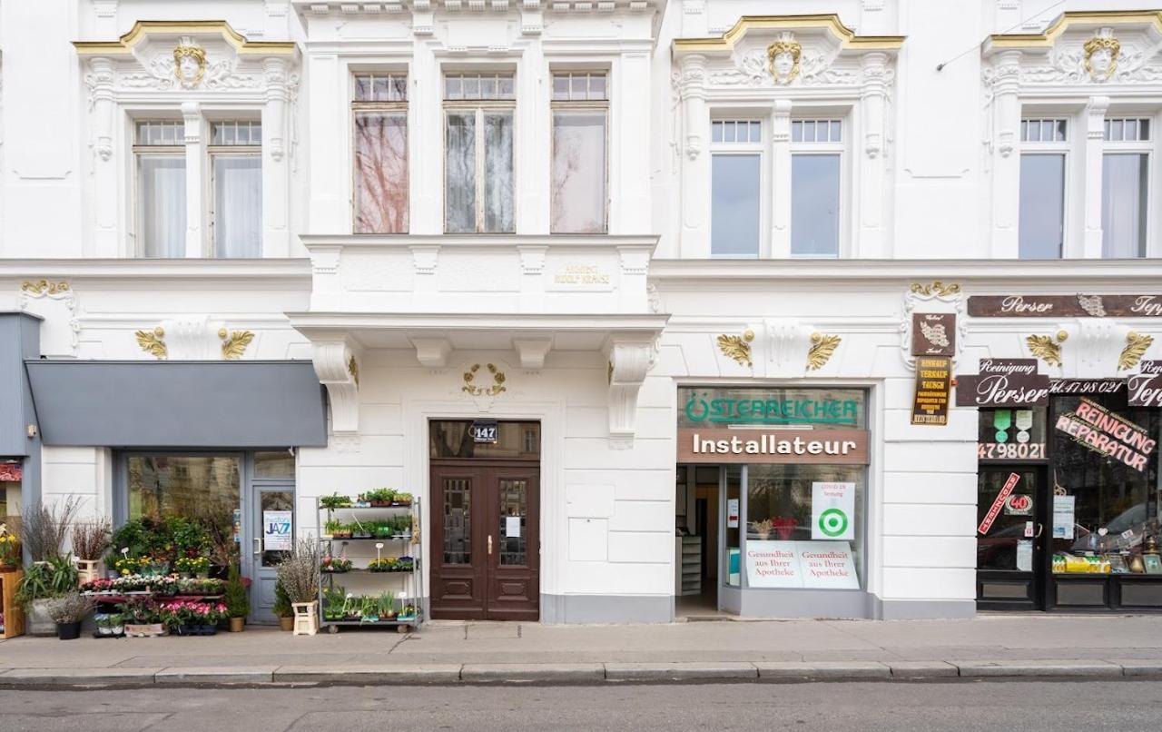 Modernes Apartment Im Charmanten Cottage Viertel Wina Bagian luar foto